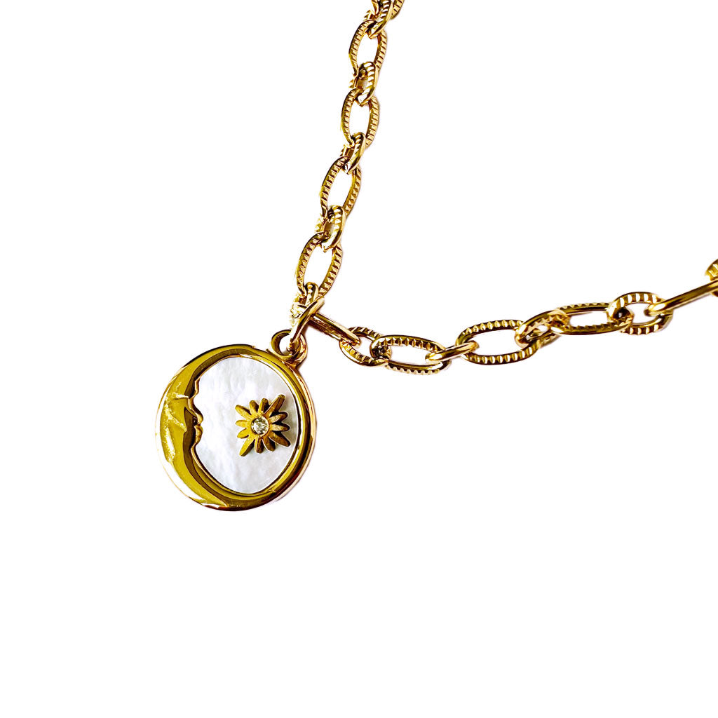 Collar Moon